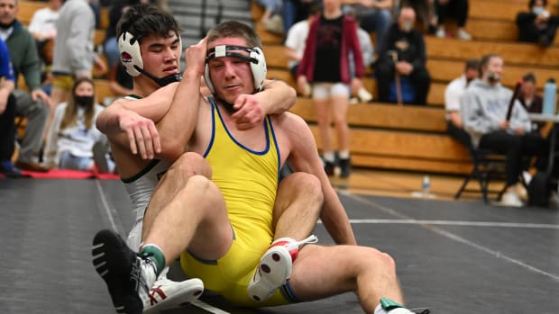 Oregon 6A wrestling district meets